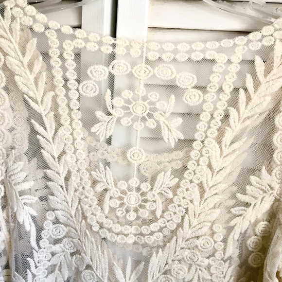 Gorgeous Lace Long Sleeve Gypsy & Bohemian Blouse - Picture 5 of 8